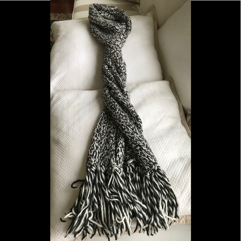 Scarf - Picture 2 of 3